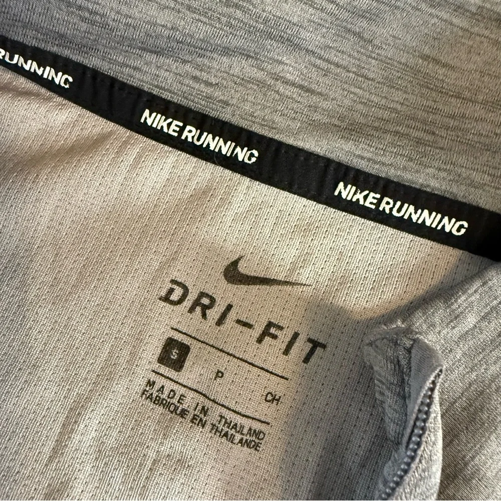 Nike Dri-FIT Gray Running Top‎